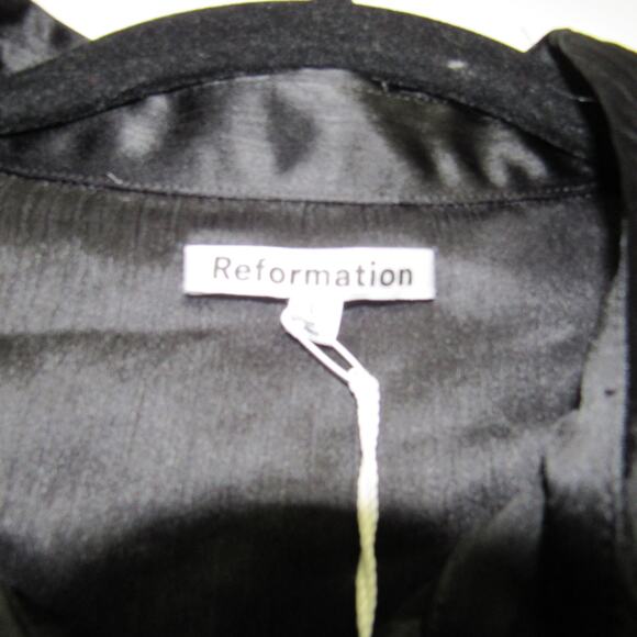 NEW Reformation Black Button Down Textured Crop Top Blouse Size Large - Picture 3 of 7